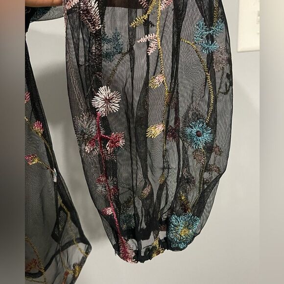 Cute Lace blouse - Picture 3 of 8